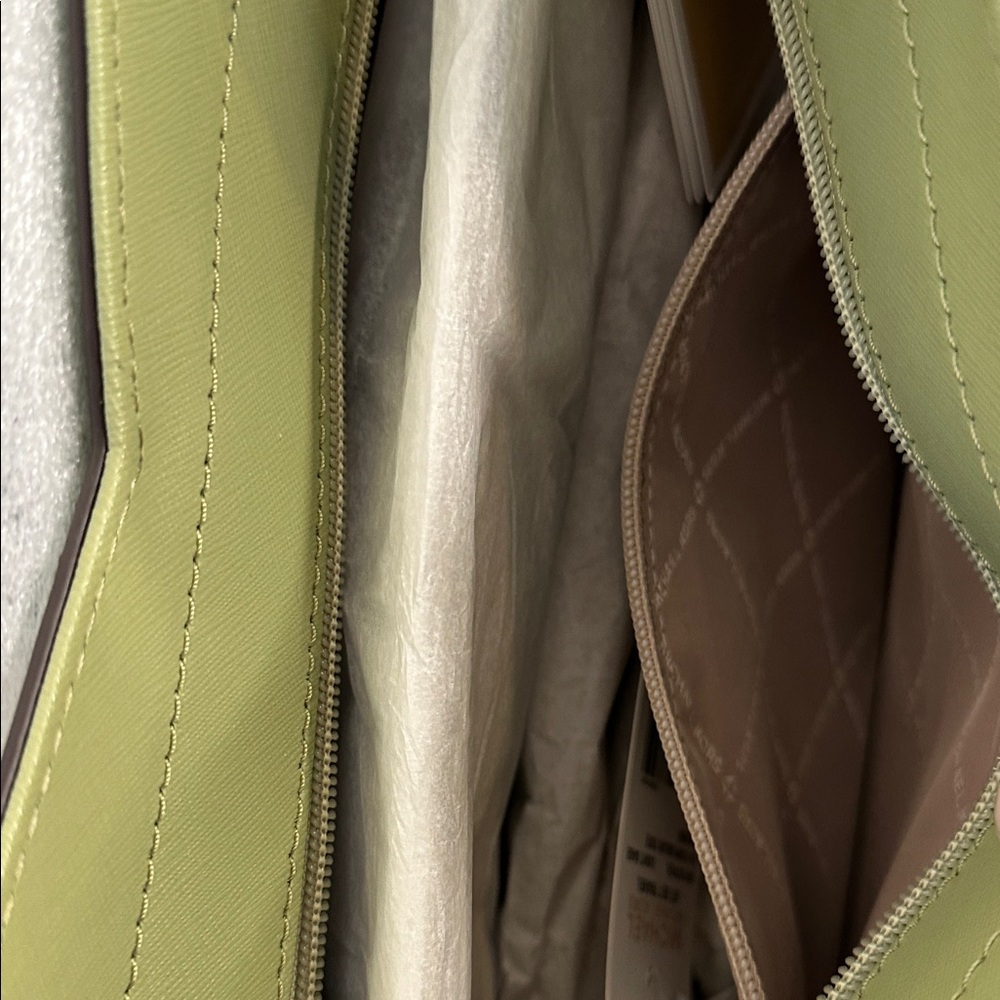 NWT Michael Kors Sage Green Jet Set Travel Leather Tote Retail $558 - Picture 7 of 10